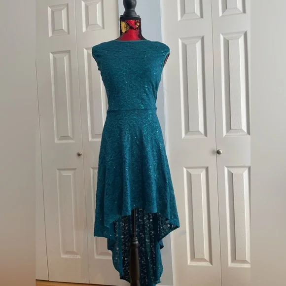 Dress - Picture 4 of 6